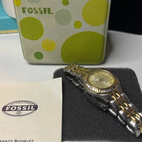 Vintage Fossil Two Tone Stainless Steel Watch Date 100M Water Resistant - Picture 2 of 7